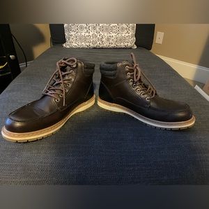 Men’s Sonoma boots, excellent condition! Size 11.5